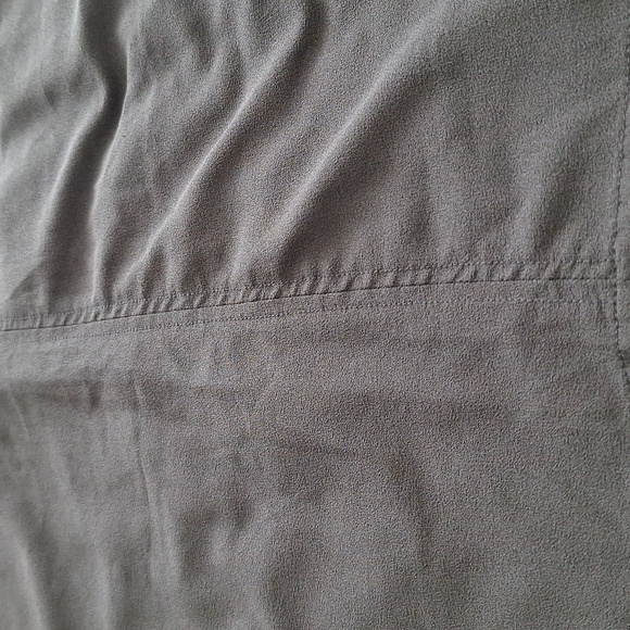 Paper Crane Black Sleeveless Blouse - Picture 6 of 11